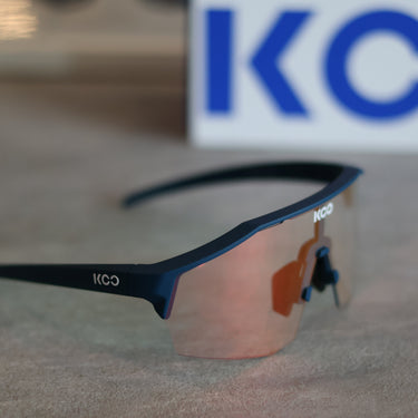 KOO Alibi - Dark Blue Matt / Red Photochromic Mirror (Large)