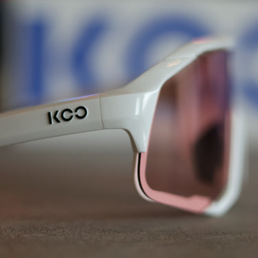 KOO Demos - White / Photochromic Pink