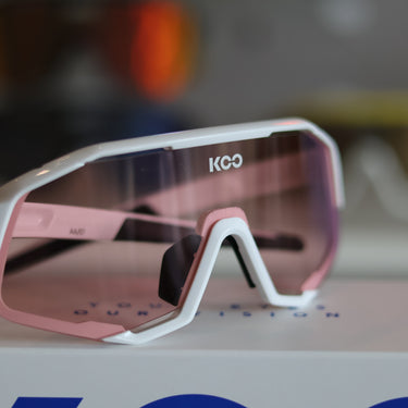 KOO Demos - White / Photochromic Pink